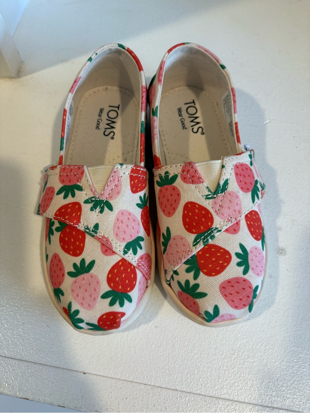 Toddler girl strawberry toms